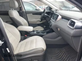 2016 Kia Sorento SX with VIN 5XYPKDA51GG073912, listed as a IAAI auction lot 42020501 with 172,836 mi miles. Bid and sale history available at carsss.com. Image 5.