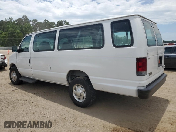 2004 Ford Econoline Passenger XL with VIN 1FBSS31L04HB37562, listed as a Copart auction lot 60328625 with 130,252 mi miles and Salvage title. Bid and sale history available at DreamBid. Image 2.