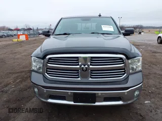2018 Ram 1500 Big Horn z VIN 3C6RR7LG2JG235342, wystawiony jako IAAI lot #41475568 z przebiegiem 103 804 mil mil oraz . Historia ofert i sprzedaży dostępna na DreamBid. Obrazek 12.