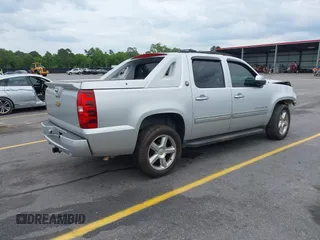 2013 Chevrolet Avalanche LT with VIN 3GNMCFE08DG289092, listed as a IAAI auction lot 42090240 with 143,588 mi miles and . Bid and sale history available at DreamBid. Image 4.