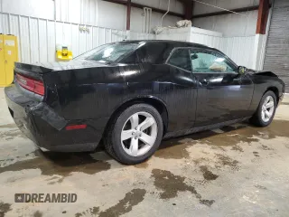 2014 Dodge Challenger R/T z VIN 2C3CDYBT1EH195041, wystawiony jako Copart lot #52693425 z przebiegiem 75 600 mil mil oraz Szkoda całkowita • Salvage title. Historia ofert i sprzedaży dostępna na DreamBid. Obrazek 3.
