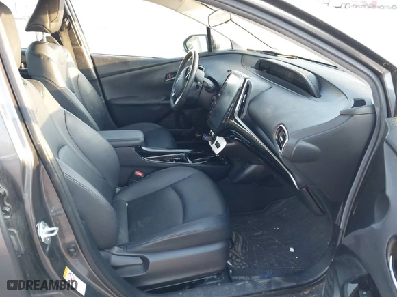 2018 Toyota Prius Prime Plus with VIN JTDKARFP7J3077320, listed as a IAAI auction lot 41780069 with 121,509 mi miles. Bid and sale history available at carsss.com. Image 5.