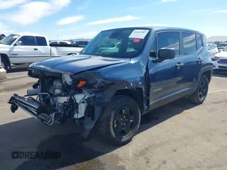2021 Jeep Renegade Jeepster z VIN ZACNJDABXMPM18203, wystawiony jako IAAI lot #41642907 z przebiegiem 30 478 mil mil oraz . Historia ofert i sprzedaży dostępna na DreamBid. Obrazek 2.