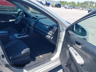 2012 Toyota Camry L with VIN 4T1BF1FK4CU061477, listed as a IAAI auction lot 42004963 with 286,689 mi miles. Bid and sale history available at carsss.com. Image 5.