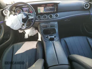 2019 Mercedes-Benz E-Class E 300 with VIN WDDZF4JB7KA605701, listed as a Copart auction lot 38572993 with 60,909 mi miles. Bid and sale history available at carsss.com. Image 8.