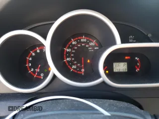 2009 Pontiac Vibe w/1SA with VIN 5Y2SP67829Z455119, listed as a Copart auction lot 80235004 with 173,133 mi miles and Salvage Title. Bid and sale history available at carsss.com. Image 9.