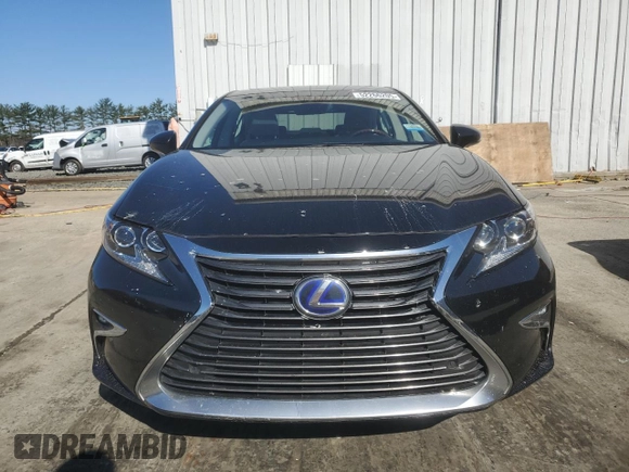 2018 Lexus ES with VIN JTHBW1GG2J2187567, listed as a Copart auction lot 52266205 with 267,970 mi miles and Clean Title. Bid and sale history available at carsss.com. Image 5.