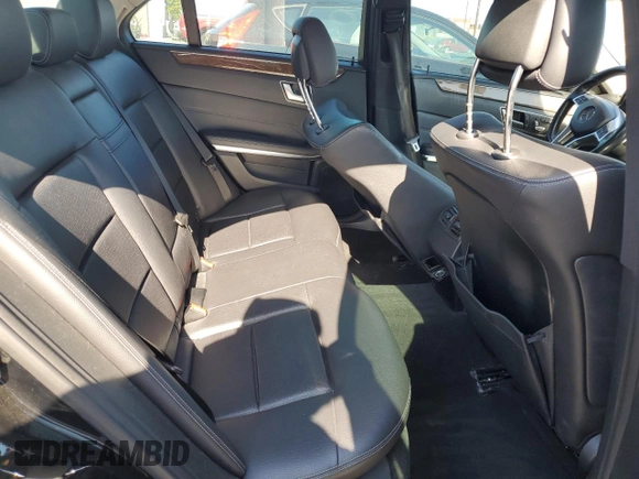 2014 Mercedes-Benz E 350 Sport z VIN WDDHF5KB4EA918824, wystawiony jako Copart lot #59358435 z przebiegiem 167 606 mil mil oraz Szkoda całkowita • Salvage title. Historia ofert i sprzedaży dostępna na DreamBid. Obrazek 10.