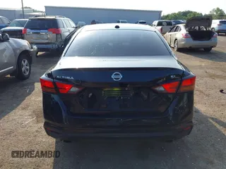 2019 Nissan Altima 2.5 SL with VIN 1N4BL4EVXKC120729, listed as a IAAI auction lot 39457605 with 132,189 mi miles. Bid and sale history available at carsss.com. Image 16.