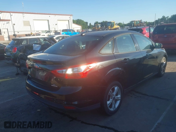 2013 Ford Focus SE z VIN 1FADP3F29DL216818, wystawiony jako IAAI lot #42347855 z przebiegiem 138 921 mil mil oraz . Historia ofert i sprzedaży dostępna na DreamBid. Obrazek 4.