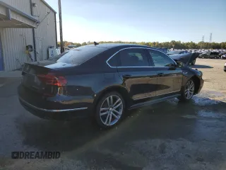 2019 Volkswagen Passat SE R-Line z VIN 1VWMA7A35KC013535, wystawiony jako Copart lot #80677504 z przebiegiem 88 376 mil mil oraz Szkoda całkowita • Salvage title. Historia ofert i sprzedaży dostępna na DreamBid. Obrazek 3.