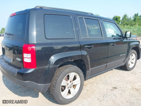 2016 Jeep Patriot Latitude with VIN 1C4NJRFB6GD782341, listed as a IAAI auction lot 40002664 with 83,054 mi miles. Bid and sale history available at carsss.com. Image 4.