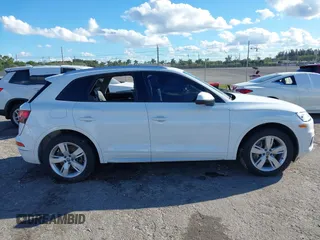2018 Audi Q5 Premium with VIN WA1ANAFY5J2206925, listed as a IAAI auction lot 41664351 with 1 mi miles. Bid and sale history available at carsss.com. Image 13.