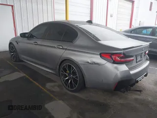 2021 BMW M5 z VIN WBS83CH07MCF43250, wystawiony jako IAAI lot #41567473 z przebiegiem 30 179 mil mil oraz . Historia ofert i sprzedaży dostępna na DreamBid. Obrazek 3.