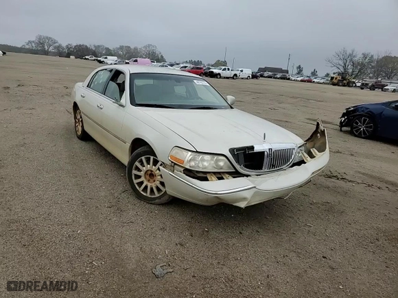 2006 Lincoln Town Car Signature with VIN 1LNHM81V06Y644118, listed as a Copart auction lot 48765755 with 230,191 mi miles and Salvage Title. Bid and sale history available at carsss.com. Image 10.