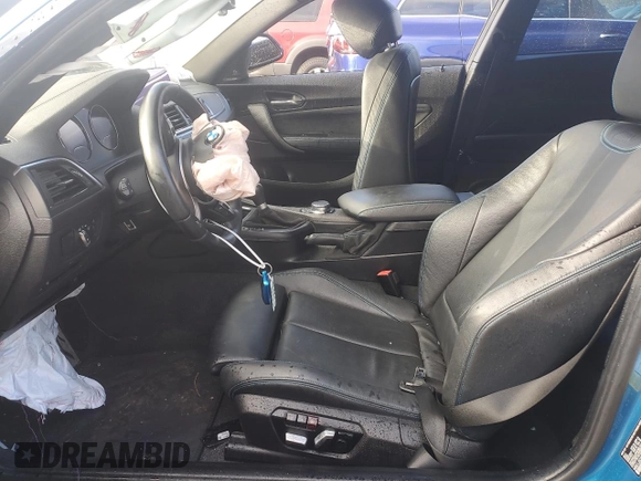2018 BMW M2 z VIN WBS1J5C59JVD36008, wystawiony jako Copart lot #87876685 z przebiegiem 24 255 mil mil oraz Szkoda całkowita • Salvage title. Historia ofert i sprzedaży dostępna na DreamBid. Obrazek 7.