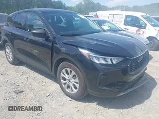 2025 Ford Escape Active z VIN 1FMCU0GN5SUA63430, wystawiony jako IAAI lot #42258125 z przebiegiem 6704 mil mil oraz . Historia ofert i sprzedaży dostępna na DreamBid. Obrazek 1.