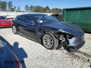 2018 Tesla Model S 75D with VIN 5YJSA1E26JF283528, listed as a Copart auction lot 46980685 with 35,371 mi miles and Salvage Title. Bid and sale history available at DreamBid. Image 4.