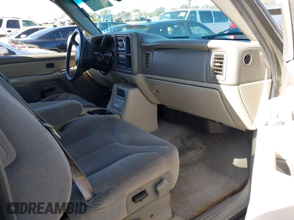 2000 GMC Yukon XL SLT with VIN 3GKFK16T8YG205654, listed as a IAAI auction lot 41403249 with 129,815 mi miles. Bid and sale history available at carsss.com. Image 5.