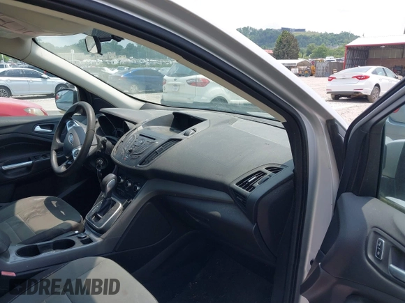 2013 Ford Escape SE с VIN 1FMCU9GX2DUC08450, выставлен на аукционе IAAI как лот 42414210 с пробегом 173 924 миль миль и . История ставок и продаж доступна на DreamBid. Изображение 5.