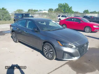 2024 Nissan Altima 2.5 SV with VIN 1N4BL4DV4RN382469, listed as a IAAI auction lot 41853596 with 30,690 mi miles. Bid and sale history available at carsss.com. Image 1.