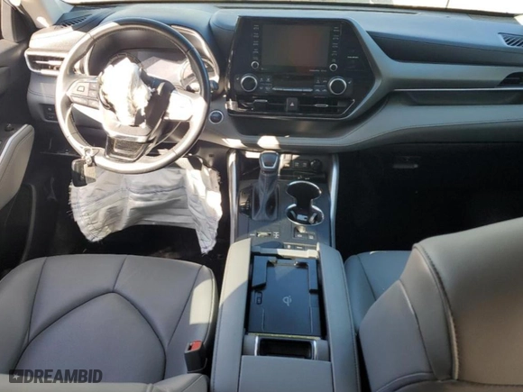 2021 Toyota Highlander XLE with VIN 5TDGZRAHXMS082996, listed as a Copart auction lot 52642695 with 53,483 mi miles and Salvage Title. Bid and sale history available at carsss.com. Image 8.