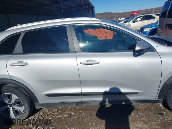 2021 Kia Niro LX with VIN KNDCB3LC8M5486855, listed as a IAAI auction lot 41075455 with 80,639 mi miles. Bid and sale history available at carsss.com. Image 13.