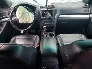 2016 Ford Explorer XLT z VIN 1FM5K8D8XGGB66764, wystawiony jako Copart lot #56551195 z przebiegiem Nie podano mil oraz Szkoda całkowita • Salvage title. Historia ofert i sprzedaży dostępna na DreamBid. Obrazek 8.