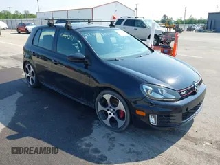 2011 Volkswagen GTI Autobahn z VIN WVWHV7AJ1BW067579, wystawiony jako IAAI lot #42454201 z przebiegiem 132 603 mil mil oraz . Historia ofert i sprzedaży dostępna na DreamBid. Obrazek 1.