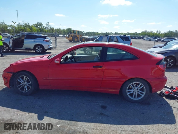 2002 Mercedes-Benz C 230/260/280/320 with VIN WDBRN47J52A224536, listed as a IAAI auction lot 42123771 with 105,316 mi miles and . Bid and sale history available at DreamBid. Image 14.