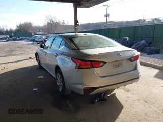 2019 Nissan Altima 2.5 S with VIN 1N4BL4BW5KC212554, listed as a IAAI auction lot 41340107 with 87,165 mi miles. Bid and sale history available at carsss.com. Image 3.