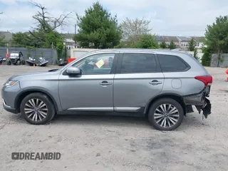 2020 Mitsubishi Outlander SE z VIN JA4AD3A37LZ044719, wystawiony jako IAAI lot #39303659 z przebiegiem 86 662 mil mil oraz . Historia ofert i sprzedaży dostępna na DreamBid. Obrazek 13.