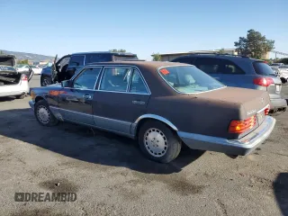 1988 Mercedes-Benz 420 with VIN WDBCA35D9JA383664, listed as a Copart auction lot 77283824 with 342,656 mi miles and Salvage Title. Bid and sale history available at carsss.com. Image 2.