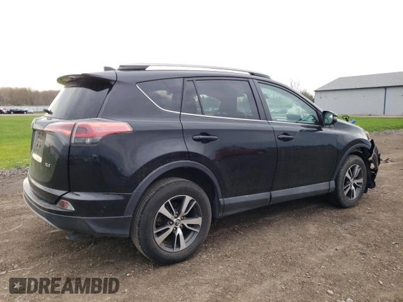 2018 Toyota RAV4 XLE z VIN 2T3WFREV8JW475748, wystawiony jako Copart lot #53929845 z przebiegiem 141 438 mil mil oraz Szkoda całkowita • Salvage title. Historia ofert i sprzedaży dostępna na DreamBid. Obrazek 3.