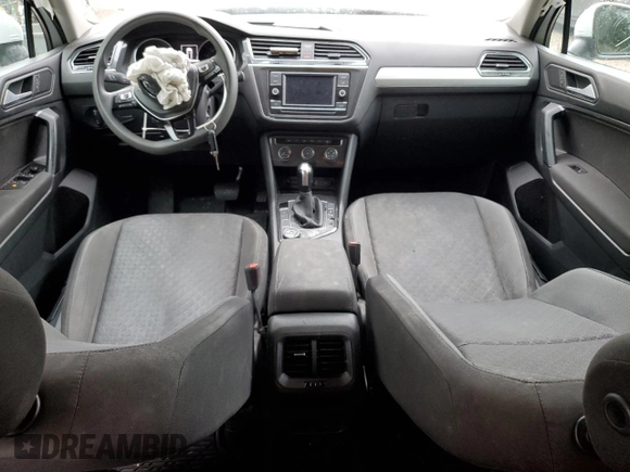 2019 Volkswagen Tiguan S z VIN 3VV0B7AX4KM034250, wystawiony jako Copart lot #60025375 z przebiegiem 116 778 mil mil oraz Czysty tytuł • Clean title. Historia ofert i sprzedaży dostępna na DreamBid. Obrazek 8.