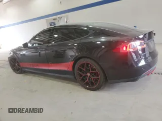 2015 Tesla Model S 85D with VIN 5YJSA1E45FF110480, listed as a Copart auction lot 49107655 with 186,150 mi miles and Salvage Title. Bid and sale history available at carsss.com. Image 2.