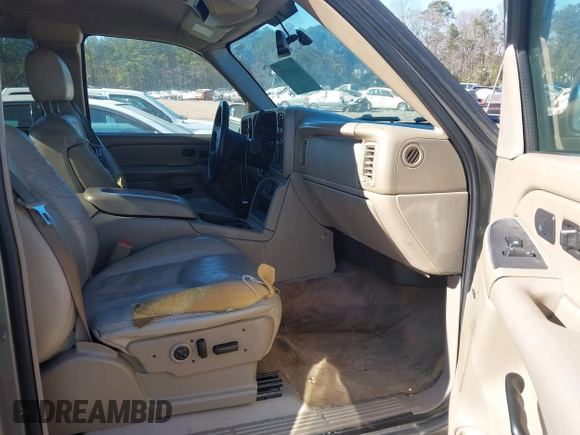 2006 GMC New Sierra 1500 SL with VIN 1GTEC19V96Z297128, listed as a IAAI auction lot 41309581 with 286,452 mi miles. Bid and sale history available at carsss.com. Image 5.