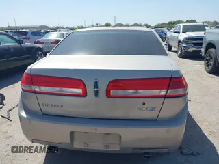 2010 Lincoln MKZ z VIN 3LNHL2GC4AR631790, wystawiony jako IAAI lot #41844306 z przebiegiem 207 402 mil mil oraz . Historia ofert i sprzedaży dostępna na DreamBid. Obrazek 17.