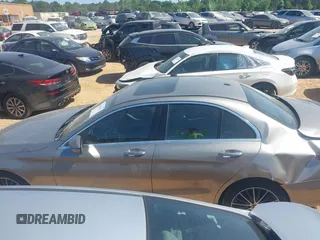 2019 Mercedes-Benz C 300 z VIN 55SWF8DB8KU308975, wystawiony jako IAAI lot #42144543 z przebiegiem 23 566 mil mil oraz . Historia ofert i sprzedaży dostępna na DreamBid. Obrazek 14.