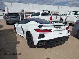 2023 Chevrolet Corvette 2LT z VIN 1G1YB2D49P5100366, wystawiony jako IAAI lot #41504081 z przebiegiem 7 571 mil mil oraz . Historia ofert i sprzedaży dostępna na DreamBid. Obrazek 3.