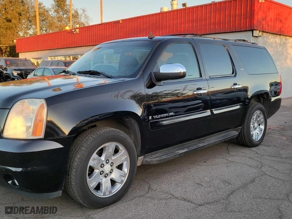 2007 GMC Yukon XL SLE with VIN 1GKFC16J77R386952, listed as a Copart auction lot 47420585 with 184,805 mi miles and Clean Title. Bid and sale history available at carsss.com. Image 2.