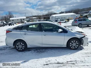 2019 Toyota Prius LE with VIN JTDL9RFU5K3013037, listed as a IAAI auction lot 41363092 with 108,284 mi miles. Bid and sale history available at carsss.com. Image 13.