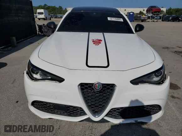 2017 Alfa Romeo Giulia Ti z VIN ZARFAECN9H7561897, wystawiony jako Copart lot #52735005 z przebiegiem 63 586 mil mil oraz Tytuł czysty. Historia ofert i sprzedaży dostępna na DreamBid. Obrazek 5.