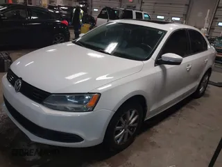 2011 Volkswagen Jetta SE with VIN 3VWDX7AJXBM315916, listed as a IAAI auction lot 42311284 with 207,297 mi miles and . Bid and sale history available at DreamBid. Image 2.