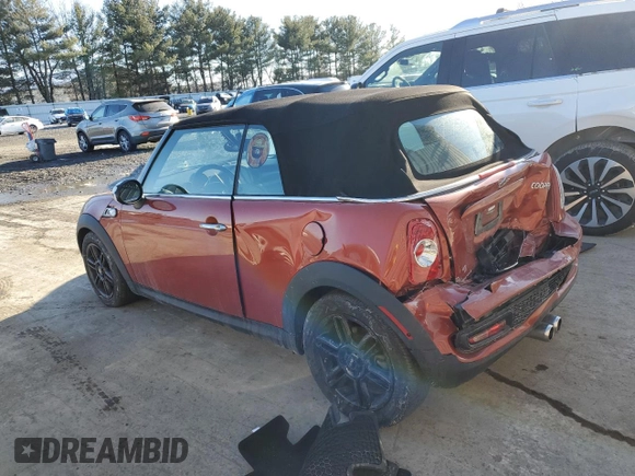 2015 MINI Convertible S z VIN WMWZP3C52FT708282, wystawiony jako Copart lot #42491815 z przebiegiem 31 586 mil mil oraz Szkoda całkowita • Salvage title. Historia ofert i sprzedaży dostępna na DreamBid. Obrazek 2.
