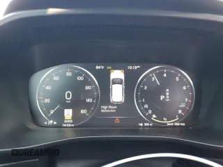 2019 Volvo XC40 Momentum z VIN YV4162UK3K2110085, wystawiony jako Copart lot #54075235 z przebiegiem 32 305 mil mil oraz Szkoda całkowita • Salvage title. Historia ofert i sprzedaży dostępna na DreamBid. Obrazek 9.