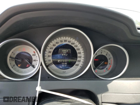 2013 Mercedes-Benz C 250 z VIN WDDGJ4HBXDG089068, wystawiony jako Copart lot #59418245 z przebiegiem 87 912 mil mil oraz Szkoda całkowita • Salvage title. Historia ofert i sprzedaży dostępna na DreamBid. Obrazek 9.