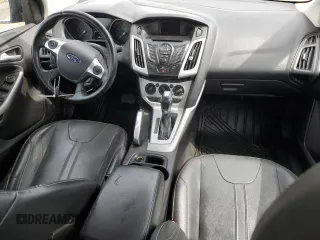 2013 Ford Focus SE z VIN 1FADP3F28DL292238, wystawiony jako Copart lot #51016715 z przebiegiem 165 699 mil mil oraz Szkoda całkowita • Salvage title. Historia ofert i sprzedaży dostępna na DreamBid. Obrazek 8.