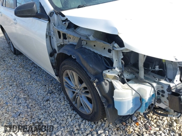 2015 Toyota Camry XLE with VIN 4T1BF1FK6FU475672, listed as a IAAI auction lot 41780890 with 238,915 mi miles. Bid and sale history available at carsss.com. Image 17.