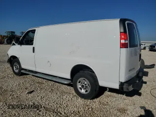 2022 GMC Savana Cargo Van with VIN 1GTW7AFP8N1231004, listed as a Copart auction lot 81510434 with 15,698 mi miles and Clean Title. Bid and sale history available at carsss.com. Image 2.